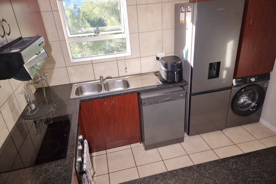 To Let 2 Bedroom Property for Rent in Vredekloof East Western Cape
